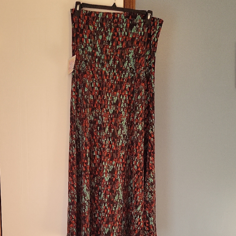 🆕️ LulaRoe Elegant Geometric Patterned Skirt Size Large